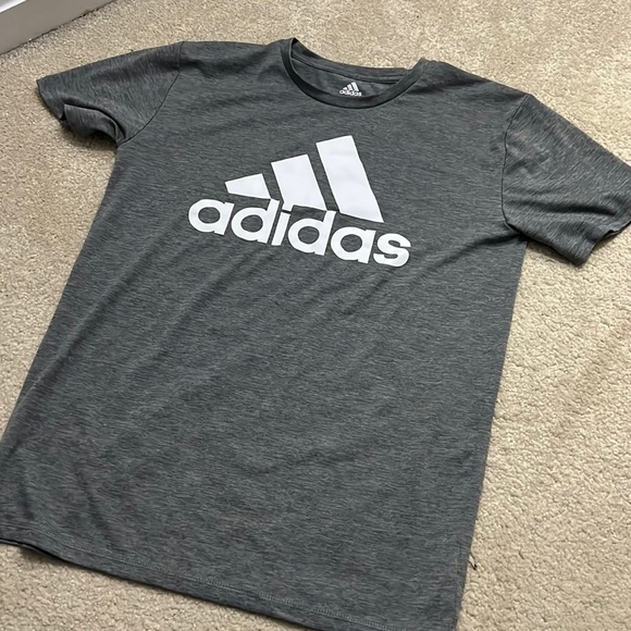Adidas T-Shirt - Picture 1 of 2